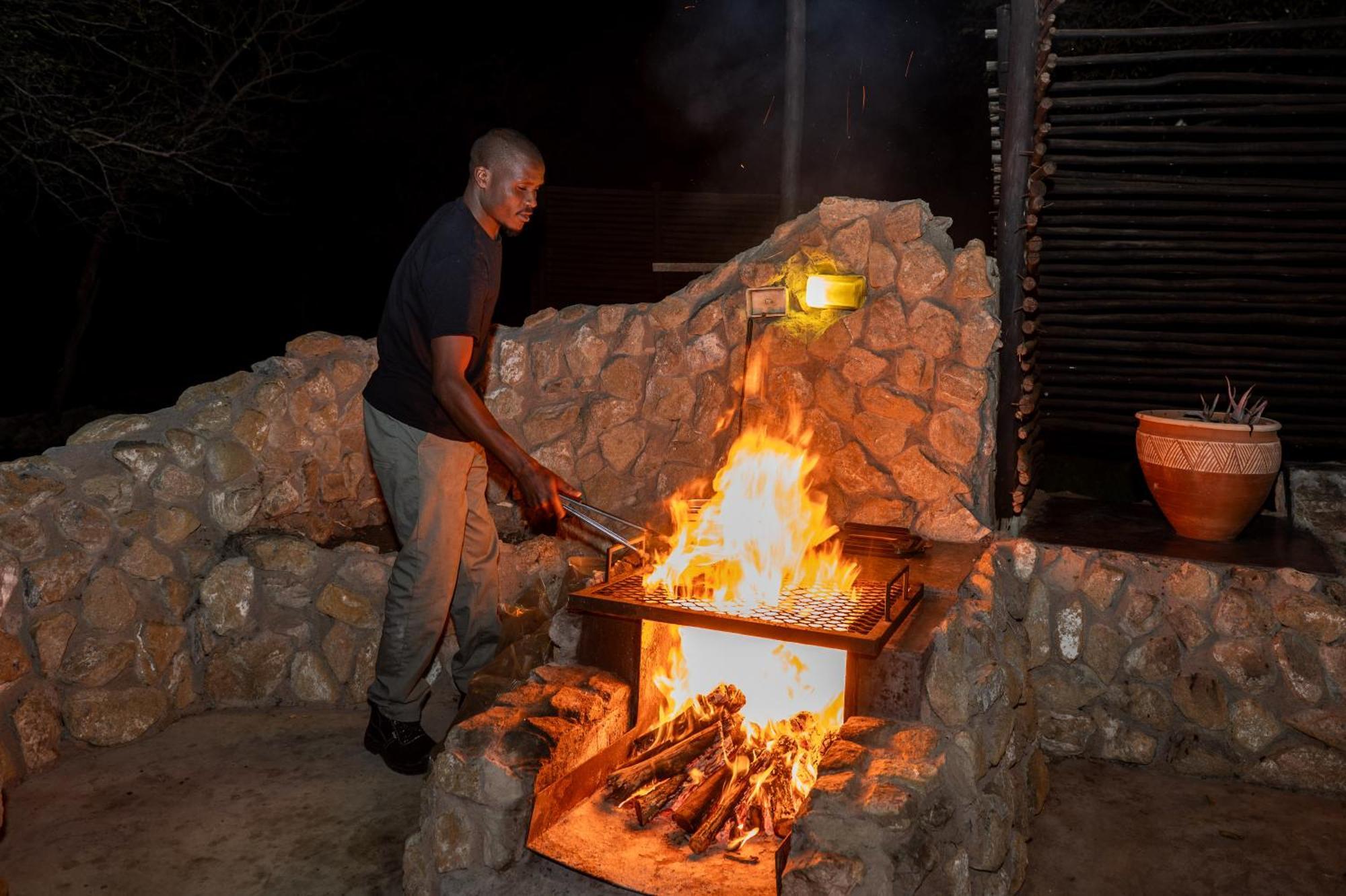 Foxy Crocodile Bush Lodge & Kruger Safari'S - No Loadshedding Marloth Park Exterior foto