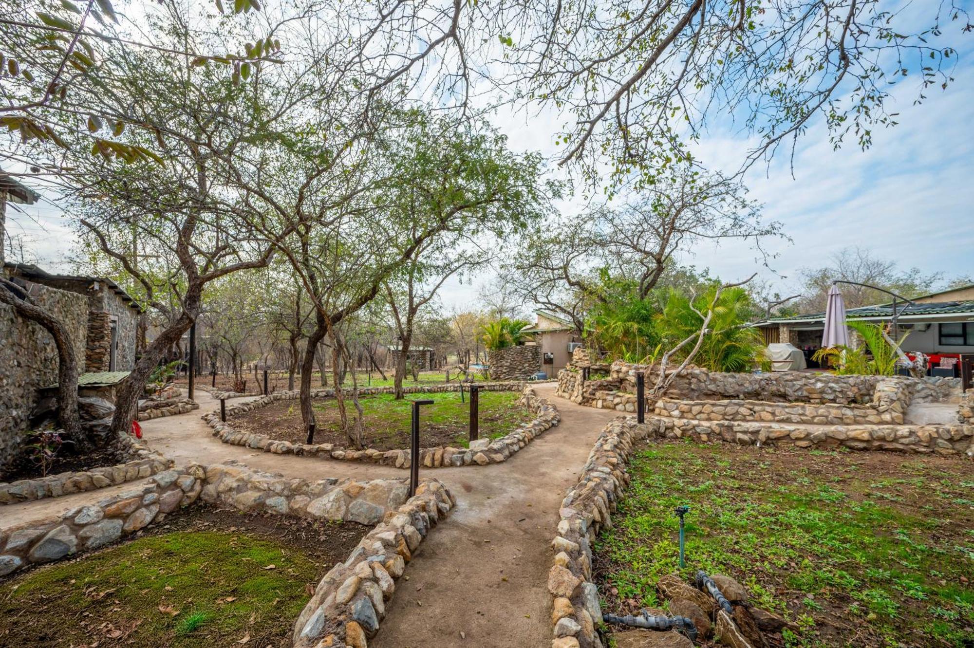 Foxy Crocodile Bush Lodge & Kruger Safari'S - No Loadshedding Marloth Park Exterior foto