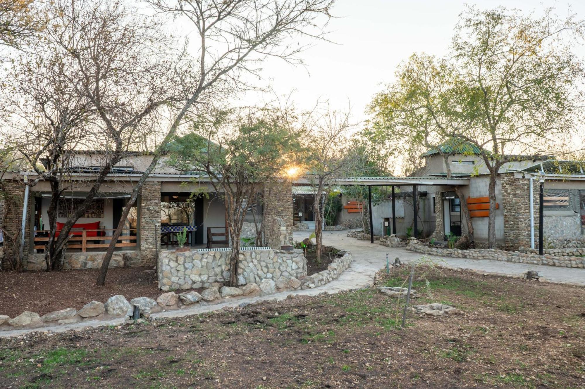 Foxy Crocodile Bush Lodge & Kruger Safari'S - No Loadshedding Marloth Park Exterior foto