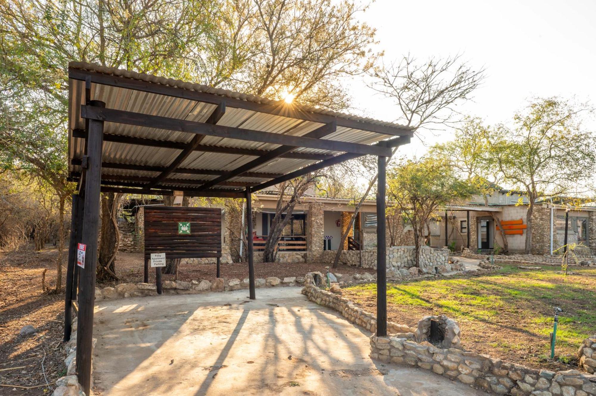 Foxy Crocodile Bush Lodge & Kruger Safari'S - No Loadshedding Marloth Park Exterior foto