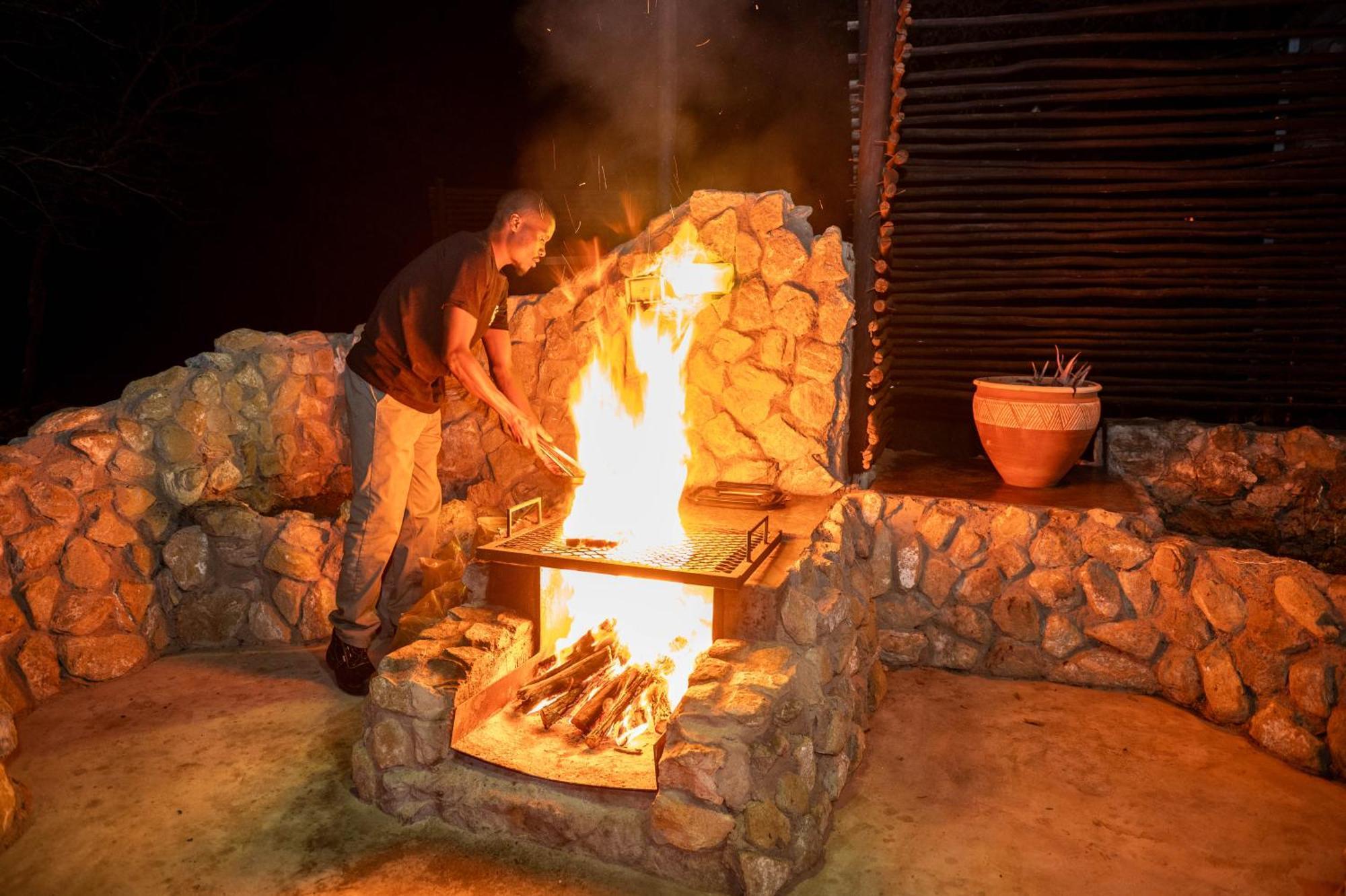 Foxy Crocodile Bush Lodge & Kruger Safari'S - No Loadshedding Marloth Park Exterior foto