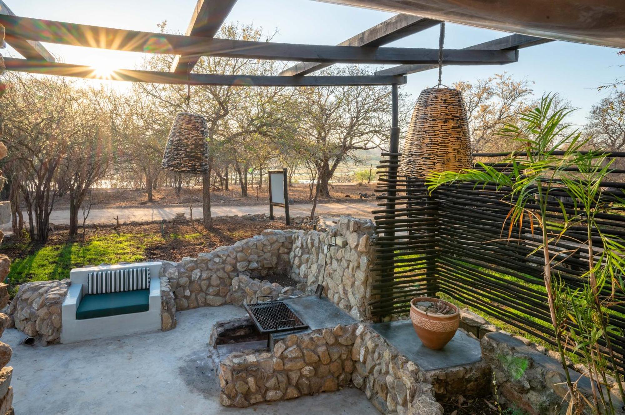 Foxy Crocodile Bush Lodge & Kruger Safari'S - No Loadshedding Marloth Park Exterior foto