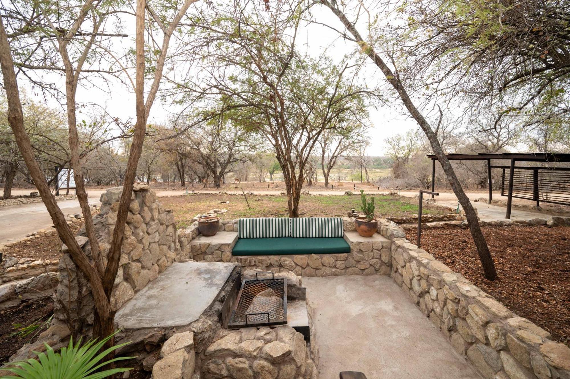 Foxy Crocodile Bush Lodge & Kruger Safari'S - No Loadshedding Marloth Park Exterior foto